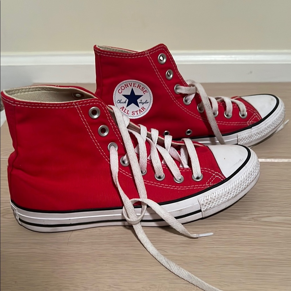 Converse Red High-Top Sneakers Classic Design - Picture 3 of 4